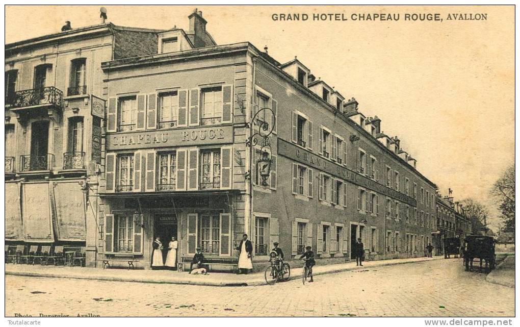 CPA 89 AVALLON GRAND HOTEL CHAPEAU ROUGE  Animée - Avallon