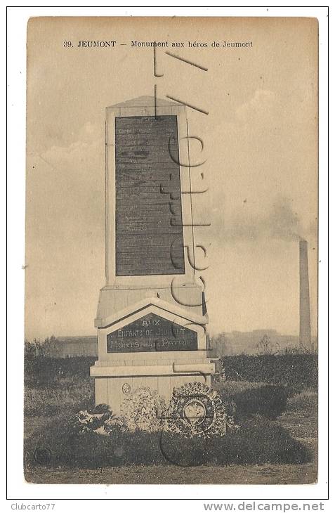 Jeumont (59) : Le Monument Aux Morts Derrière L'usine En 1929. - Jeumont