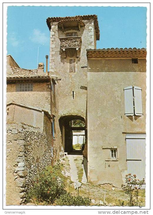 83 - Aups - La Vieille Tour - Aups