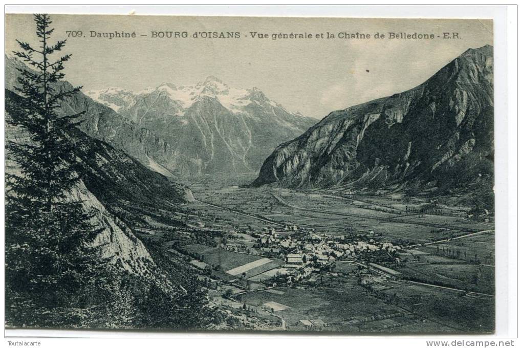 CPA 38 BOURG D OISANS VUE GÉNÉRALE ET LA CHAÎNE DE BELLEDONE - Bourg-d'Oisans