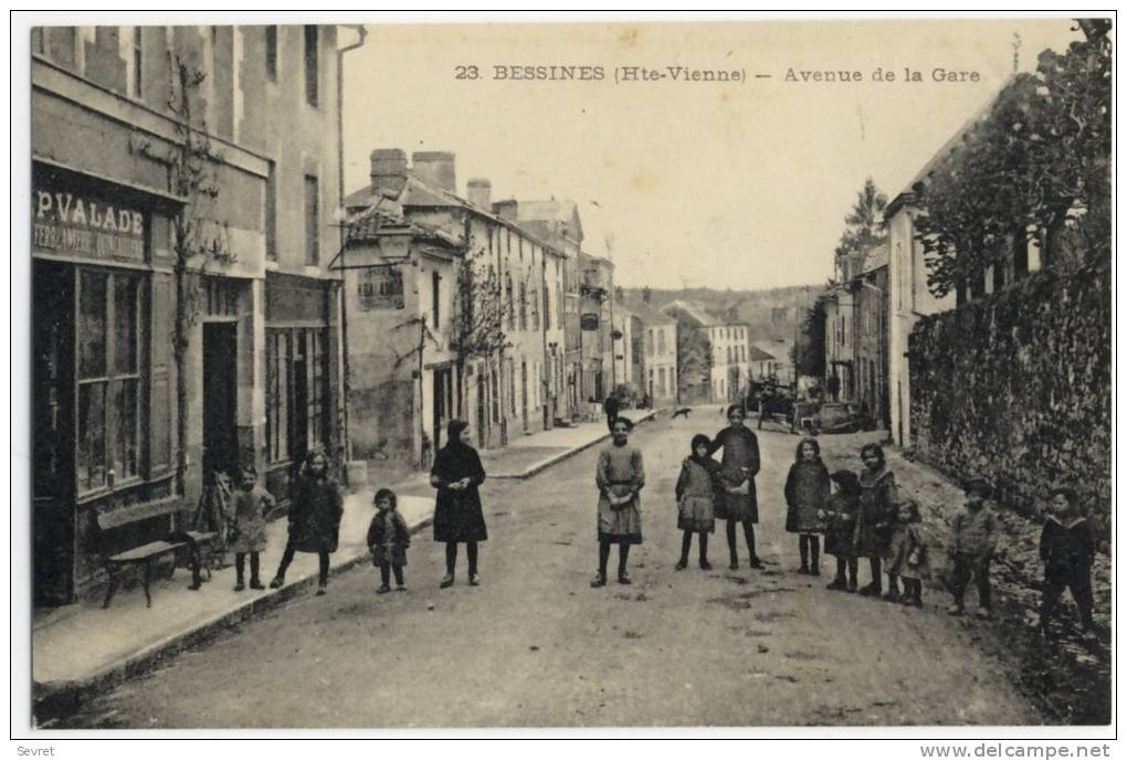 BESSINES  - Avenue De La Gare. Superbe Animation. - Bessines Sur Gartempe