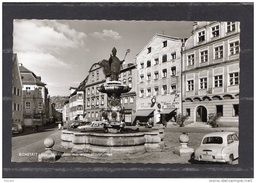 34300    Germania,  Eichstatt/Bay.  -  Marktplatz  Mit  Willibaldsbrunnen,  NV - Eichstaett