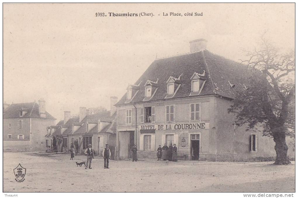 ¤¤  -  1093  -  THAUMIERS  -  La Place  -  Hôtel De La Couronne   -  ¤¤ - Thaumiers