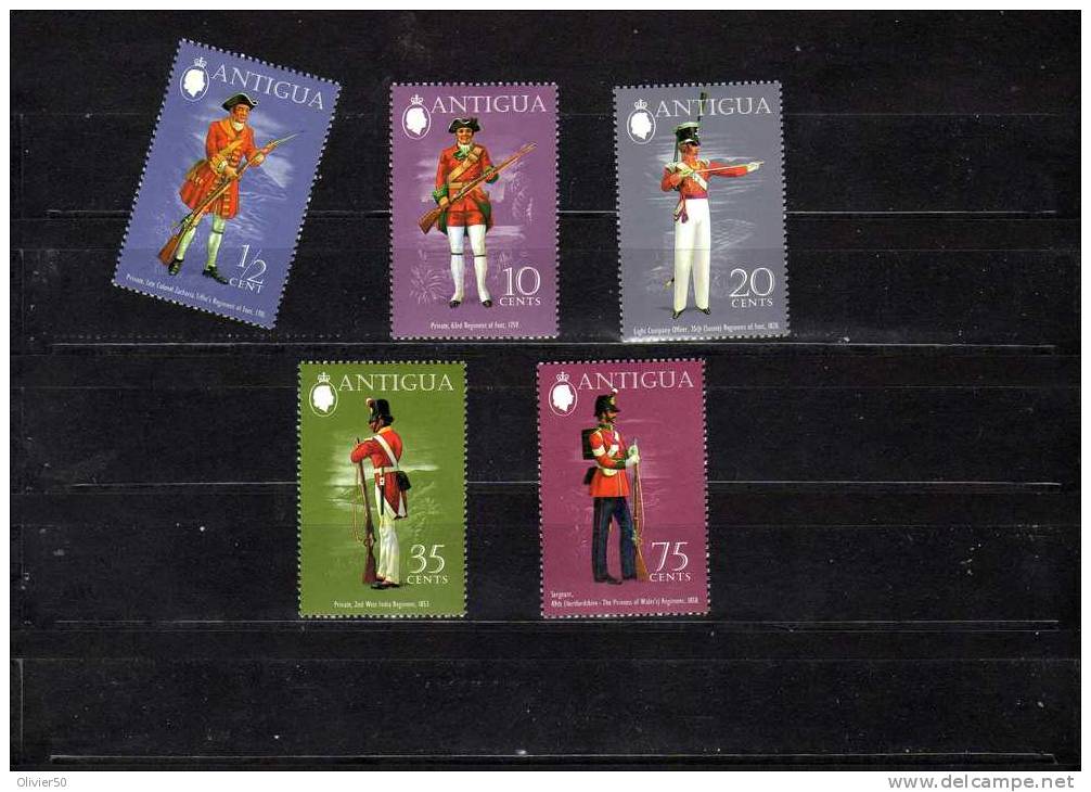 Antigua (1973) - "Uniformes Militaires" Neufs* - 1960-1981 Ministerial Government