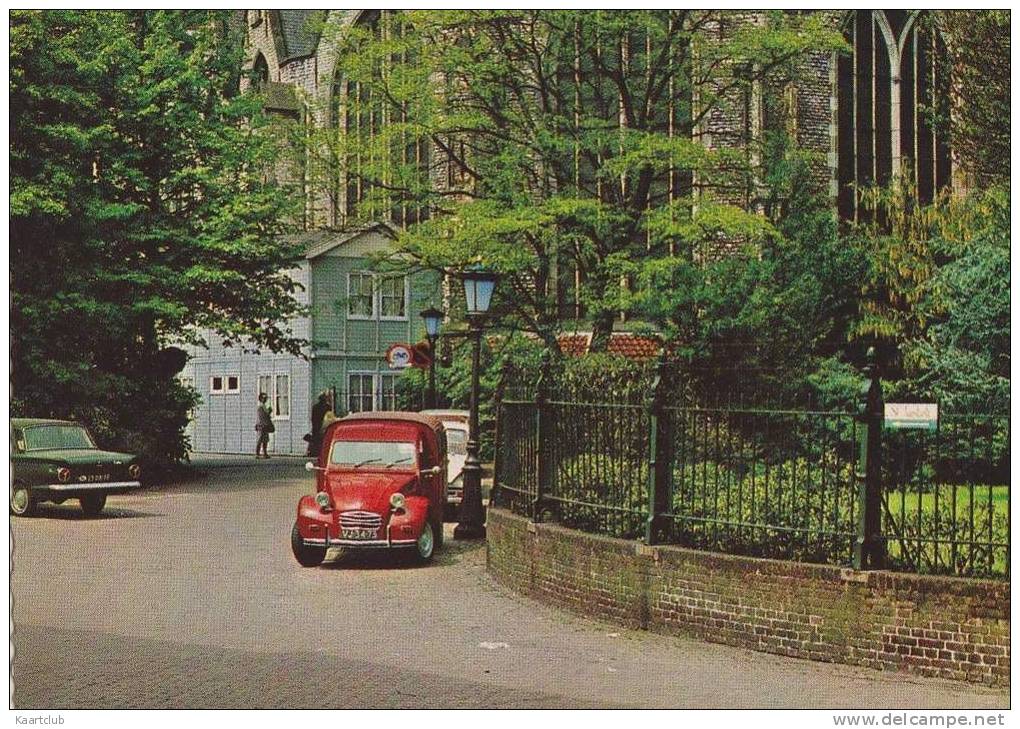 Gouda - St. Janskerk : CITROËN 2CV AZU, FORD CORTINA, CLASSIC DAF - Gouda