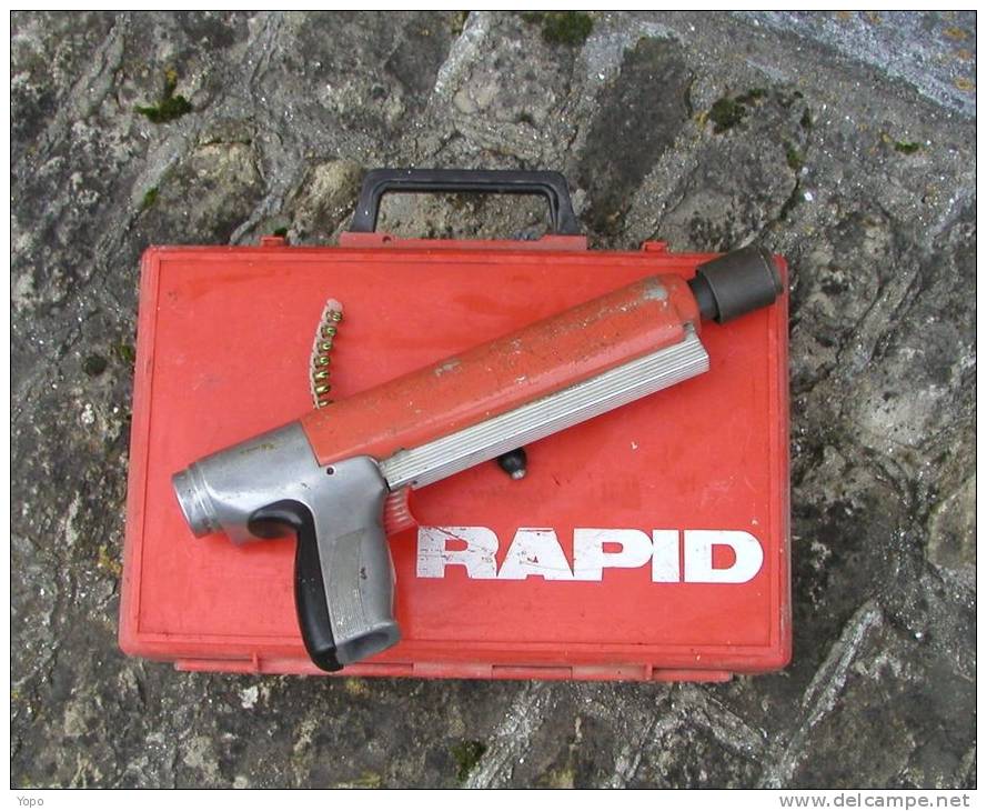 Outil Pour Collectionneur: Pistolet De Scellement Avec Coffret De Marque RAPID R 70, Année 70 - Ancient Tools
