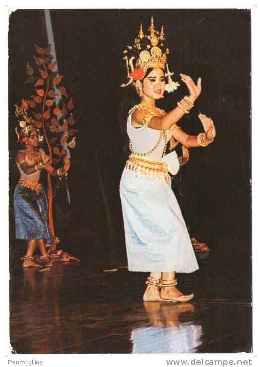 CAMBODIA/CAMBODGE - PHNOM-PENH UNE DANSEUSE DU CORPS DE BALLET ROYAL INTERPRETANT LA DANSE APSARA - Cambodia