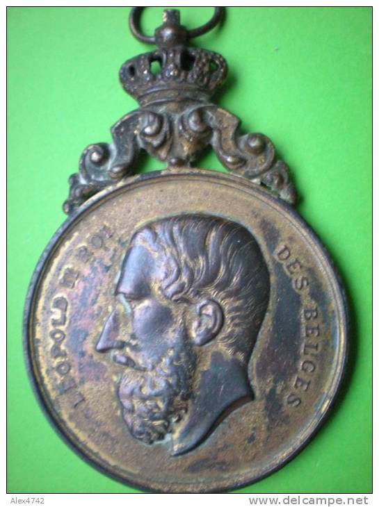 Médaille De Léopold II ( La Louvière, Festival Du 18 Juin 1893) H8cm - Monarquía / Nobleza