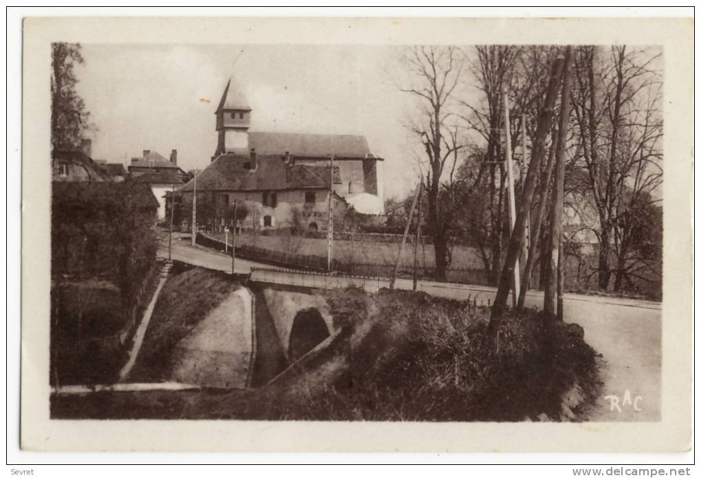 ST PAUL D'EYJEAUX  - Le Pont De L'Anguienne Et L'Entrée Du Bourg. - Nantiat