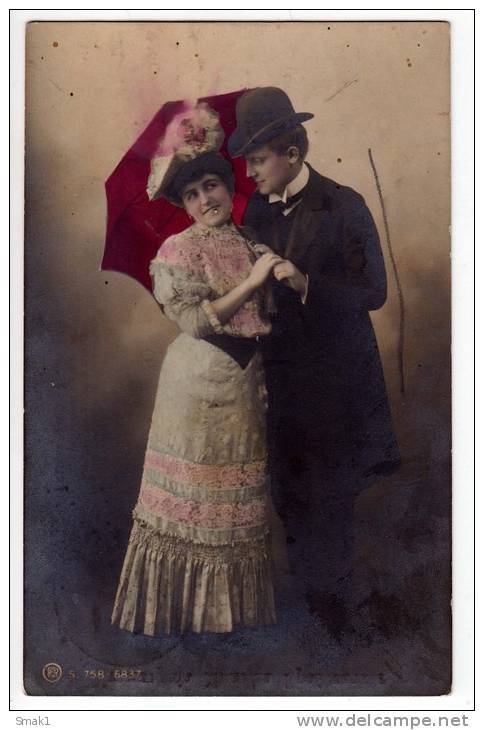 COUPLES A COUPLE UNDER UMBRELLA Nr. 6837 OLD POSTCARD 1907. - Couples