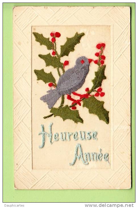 Carte Brodée  - Heureuse Année Avec Oiseau Mangeant Baies De Houx - 2 Scans - Brodées