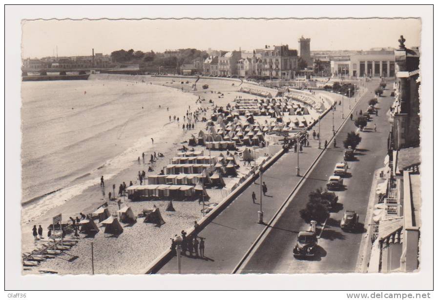 CPSM VENDEE 85 LES SABLES D'OLONNEN°1126 Le Remblai Et La Plage - Sables D'Olonne