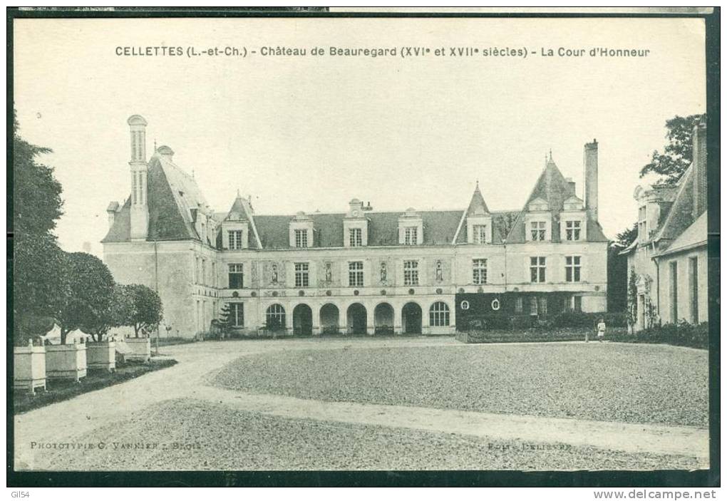 Celette - Chateau De Beauregard - La Cour D'honneur  - Ui171 - Andere & Zonder Classificatie