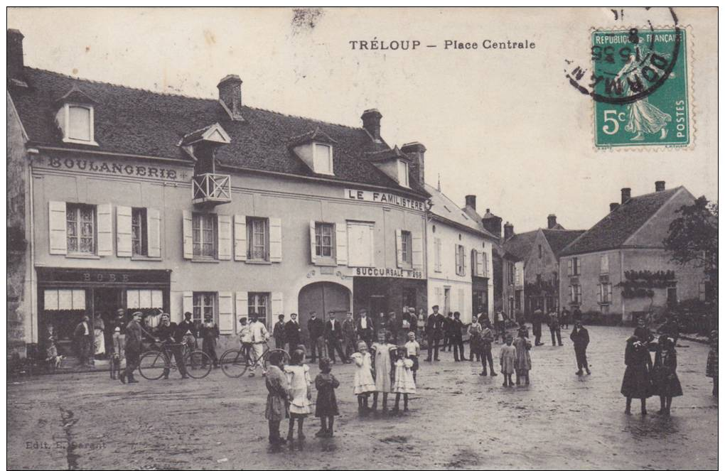 TRELOUP - Place Centrale, Le FAMILISTERE  Succursale 268 (02) - Autres & Non Classés