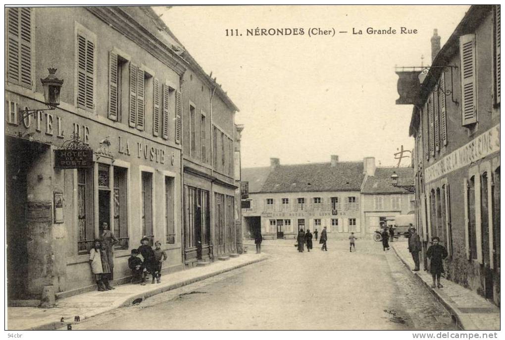 CPA (18)  NERONDES La Grande Rue - Nérondes