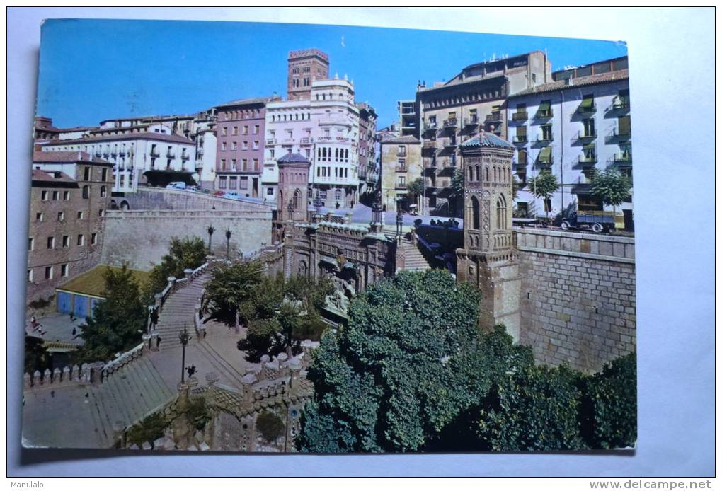 Teruel - Escalinatas Y Monumento A Los Amantes - Teruel