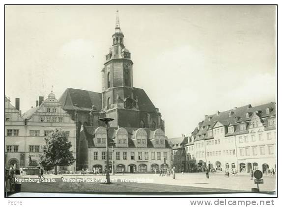 N°27624 GF -cpsm Nuamburg/Saale -Wilhelm Pieck Platz - Naumburg (Saale)