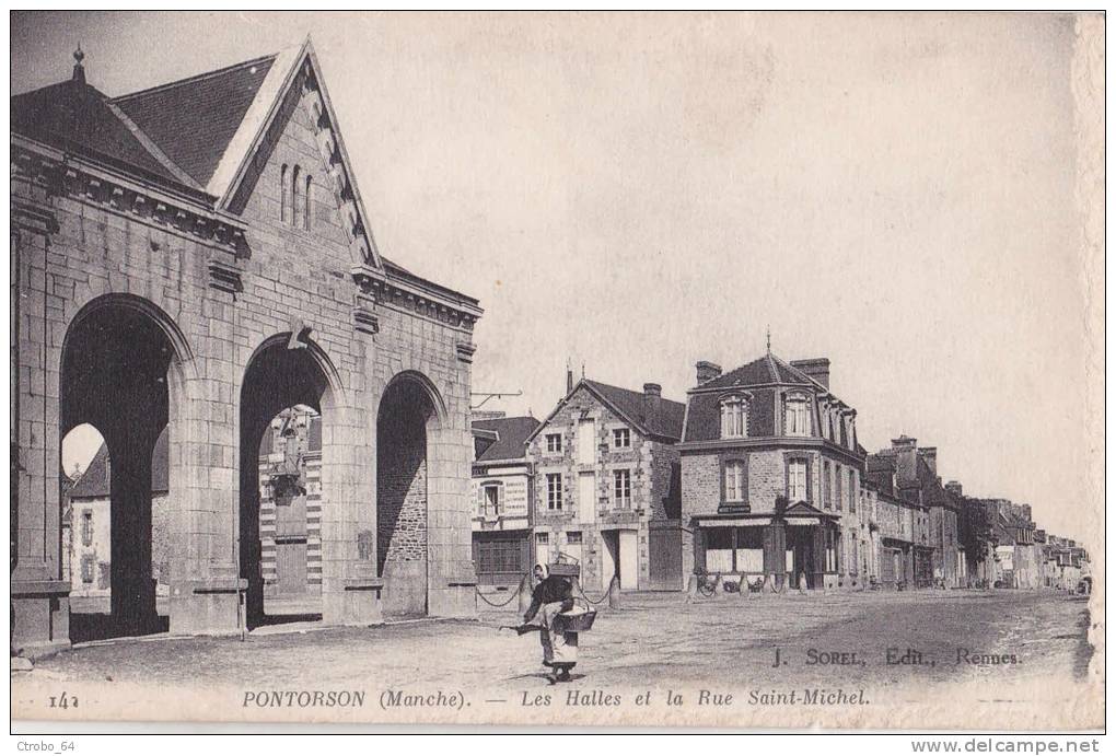 CPA PONTORSON 50 - Les Halles Et La Rue Saint-Michel - Pontorson