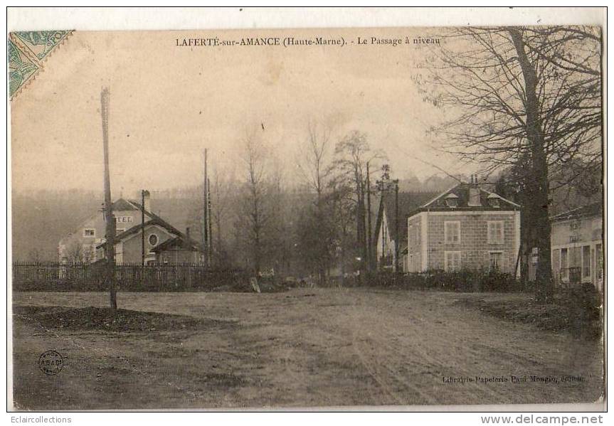 Laferté Sur Amance   Le Passage A Niveau ( Pli A Peine Visible En Bas A Gauche) - Autres & Non Classés