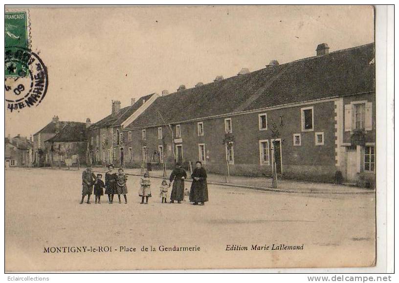 Montigny Le Roi   52    Place De La Gendarmerie - Montigny Le Roi