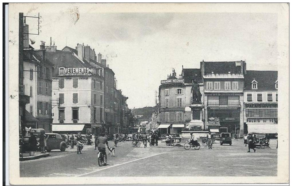 LONS LE SAUNIER Place Du 11 Novembre - Lons Le Saunier