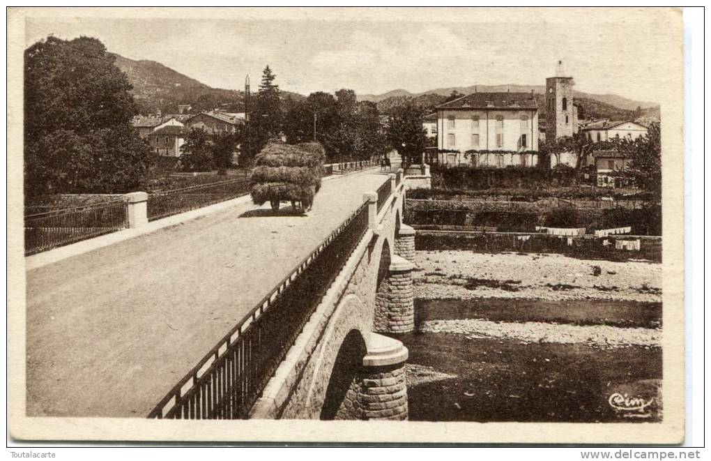 CPSM 30 SAINT JEAN DU GARD LE PONT NEUF ET AVENUE DE LA GARE 1956 - Saint-Jean-du-Gard