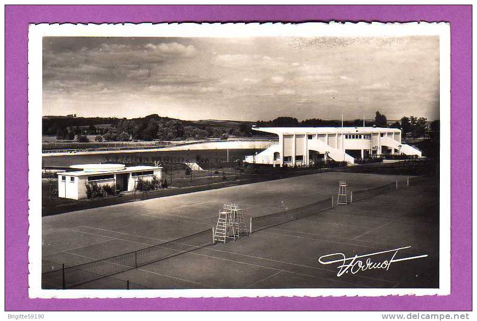 CPSM  54   LUNEVILLE LE STADE MUNICIPAL  VUE GENERALE - Luneville