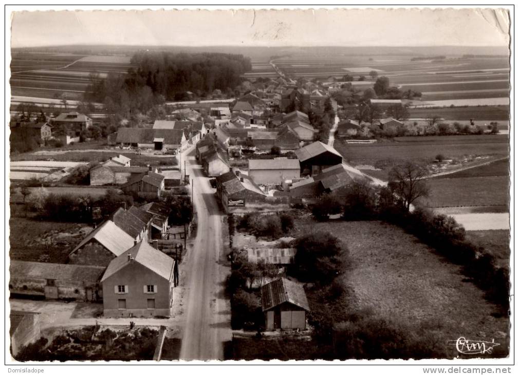 Villeseneux ( Marne ) Vue Generale Aerienne - La Rue De Fère-Champenoise - Autres & Non Classés