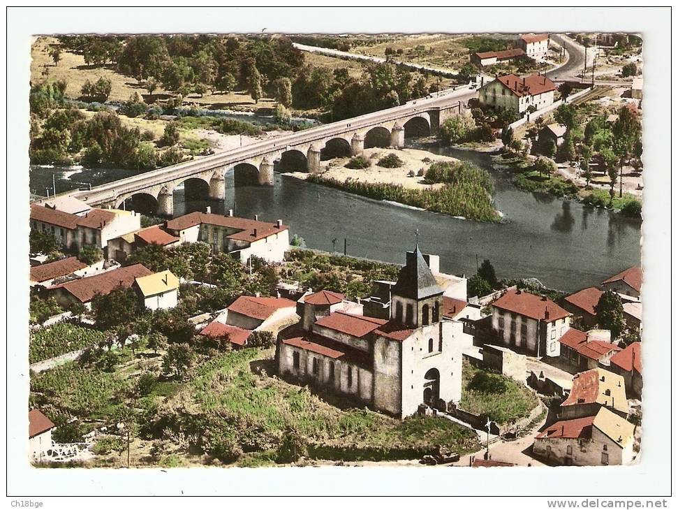 CSM : 63 Puy De Dôme : Pont Du Château : Vue Sur L'Eglise ( église, Maisons, Pont, Cours D'eau ) - Pont Du Chateau