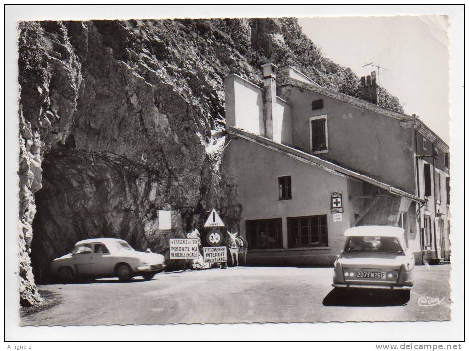 Ref 101  : CPSM 26 COL DE ROUSSET Le Tunnel Du Col Coté Diois Et Le Refuge Citroen Ami 6 Renault Dauphine - Autres & Non Classés