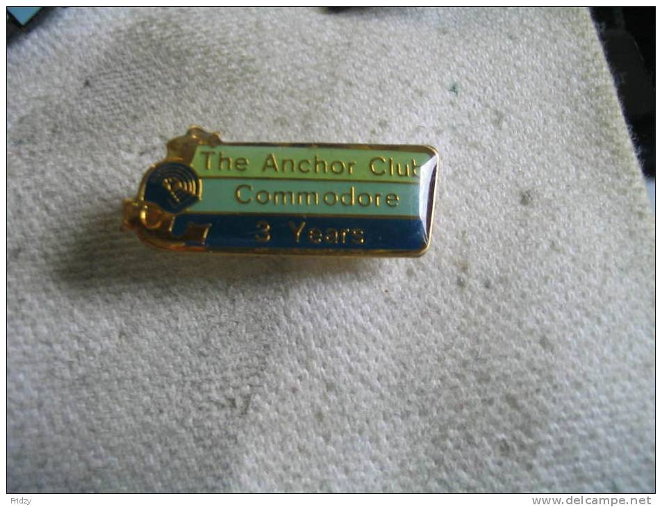 Pin's Des 3 Ans Du Club Des ANCHOR Commodore.  Ancre De Bateau - Schiffahrt