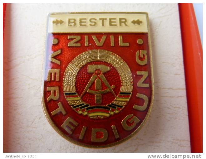 Medal, Orden, " BESTER - ZIVIL VERTEIDUGUNG ", DDR ! - DDR