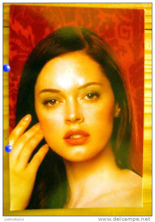 LES JOLIES PIN UP DE LA SERIE CHARMED IMAGE PANINI N° 65 - Charmed