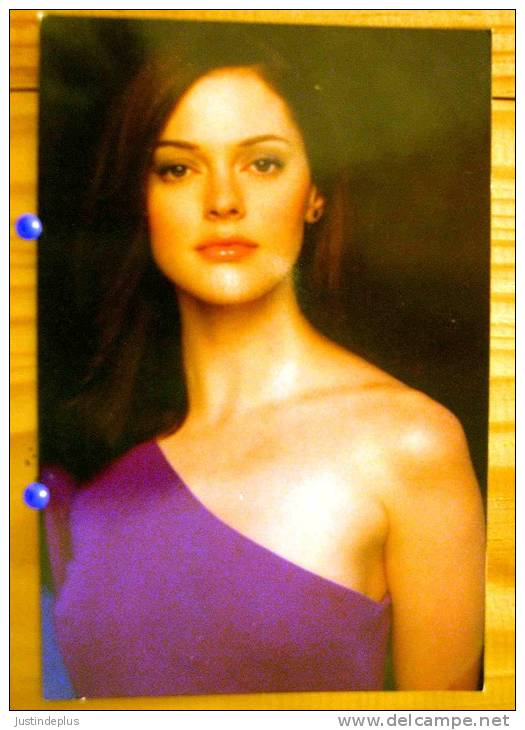 LES JOLIES PIN UP DE LA SERIE CHARMED IMAGE PANINI N° 72 - Charmed