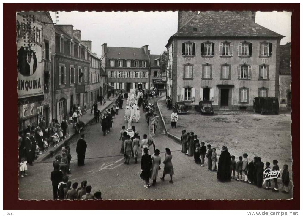 Cpsm Du  29  Ploudalmézeau  Rue De La Poste La Procession Des Costumes Du Pays   BHU38 - Ploudalmézeau