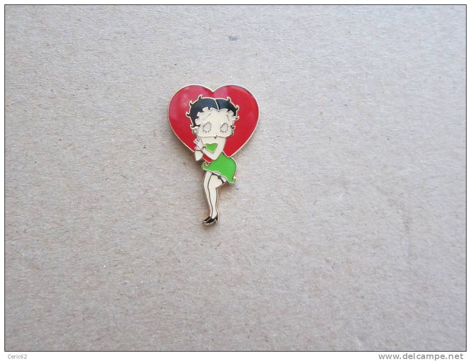 PINS BETTY BOOP SUR COEUR ROUGE - JUPE VERTE - BD