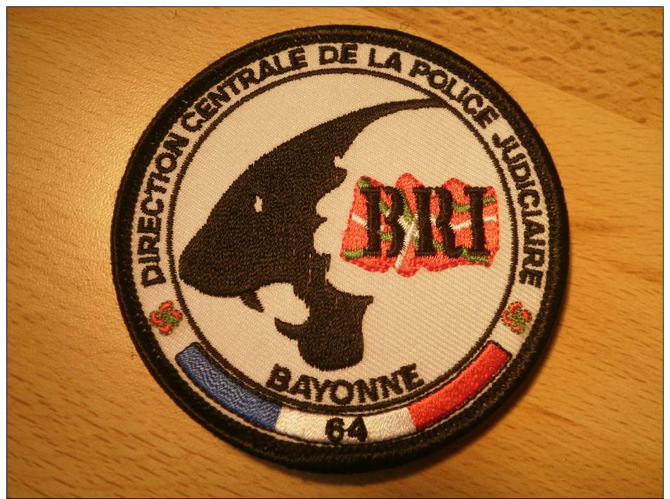 ECUSSON POLICE - BRI BAYONNE 64 DCPJ  AVEC VELCRO - POLICE JUDICIAIRE - Police & Gendarmerie