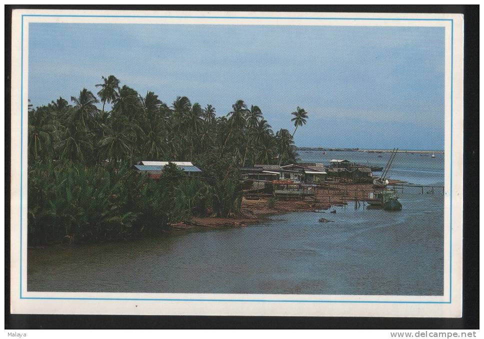 Malaysia Old Post Card 1990 Fishing Village In Duyung Island Kuala Terengganu - Malaysia