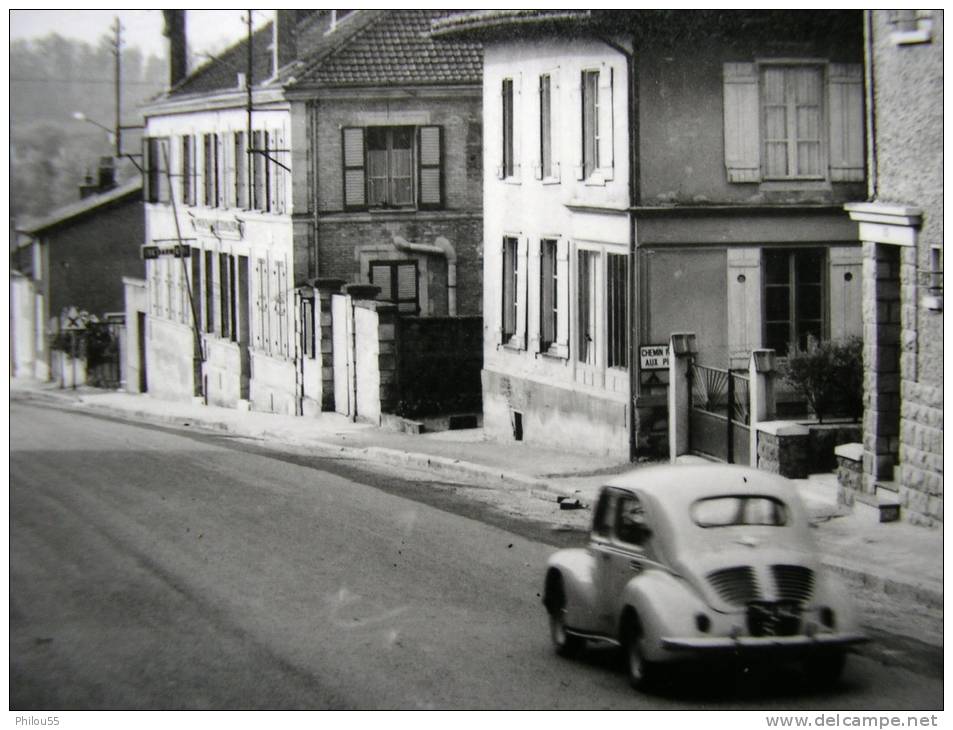 RARE Cpsm 51 GIVRY En ARGONNE ,  Gendarmerie,  Voiture 4CV - Givry En Argonne