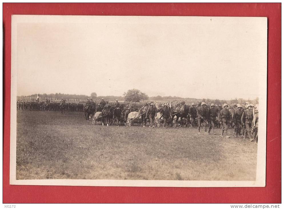 C0332 Vuarrens 1921 : Attelages,Défilé De La 1ère Division à Cheval,cavalerie,militair E. Non Circ. Perrochet-M. - Vuarrens