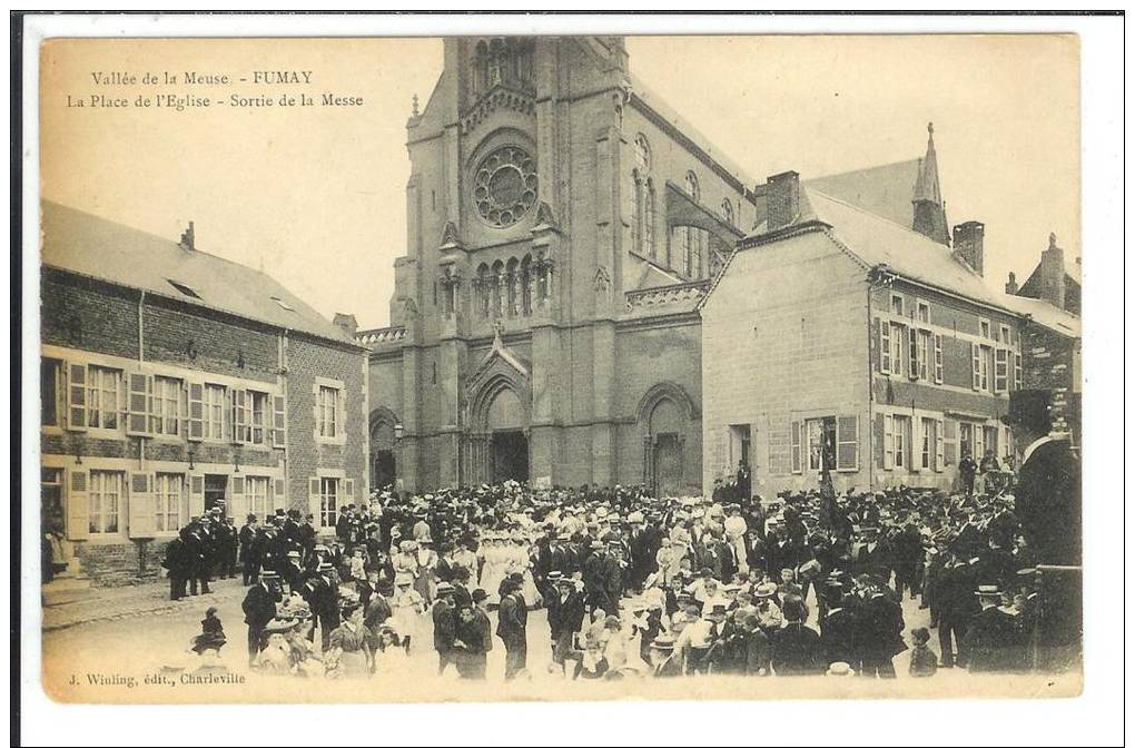 08 1593  FUMAY    La Place De L Eglise - Fumay