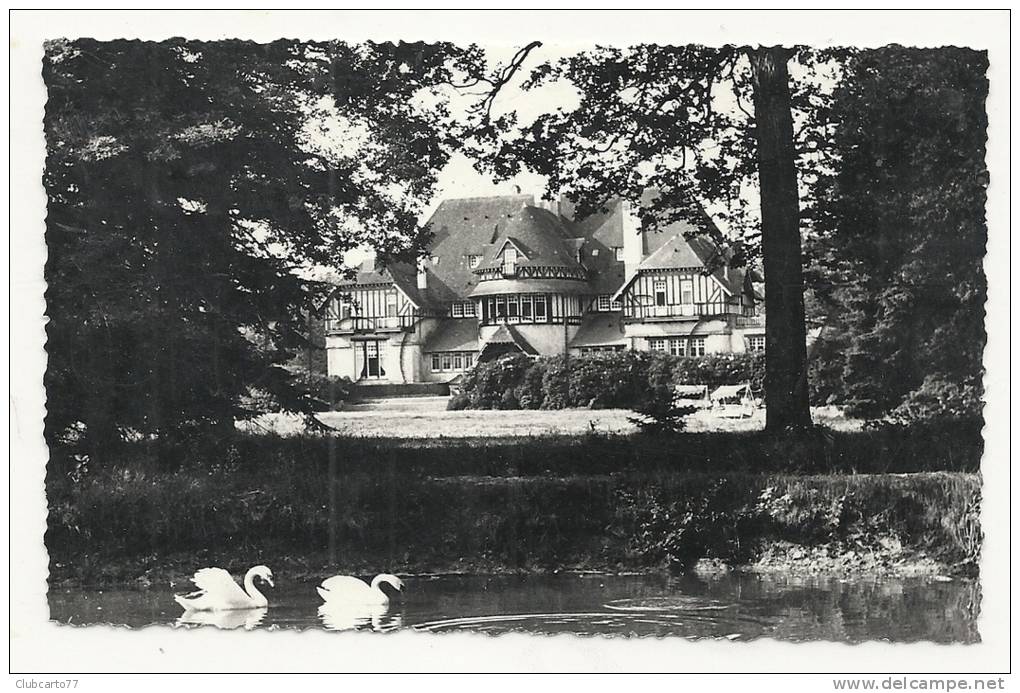 Fontenay-Tresigny (77) : Le Manoir De Chaubuisson En 1950. - Fontenay Tresigny