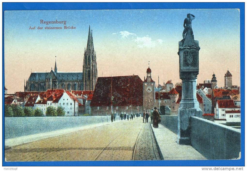 Deutschland; Regensburg; Auf Der Steinernen Brücke - Regensburg