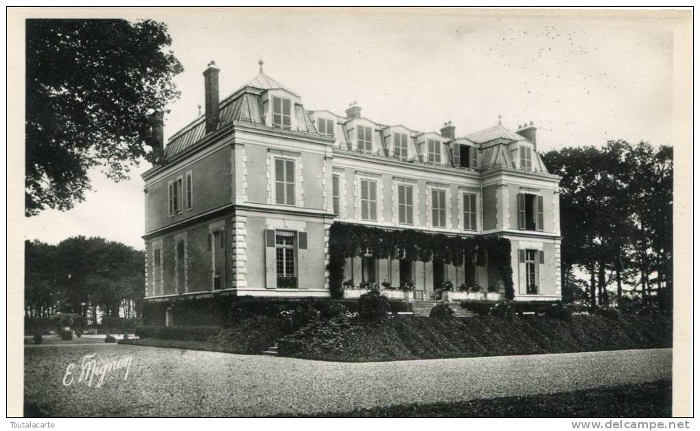 CPSM 77 PERTHES EN GATINAIS CHÂTEAU DE MEMORANT LA TERRASSE - Perthes