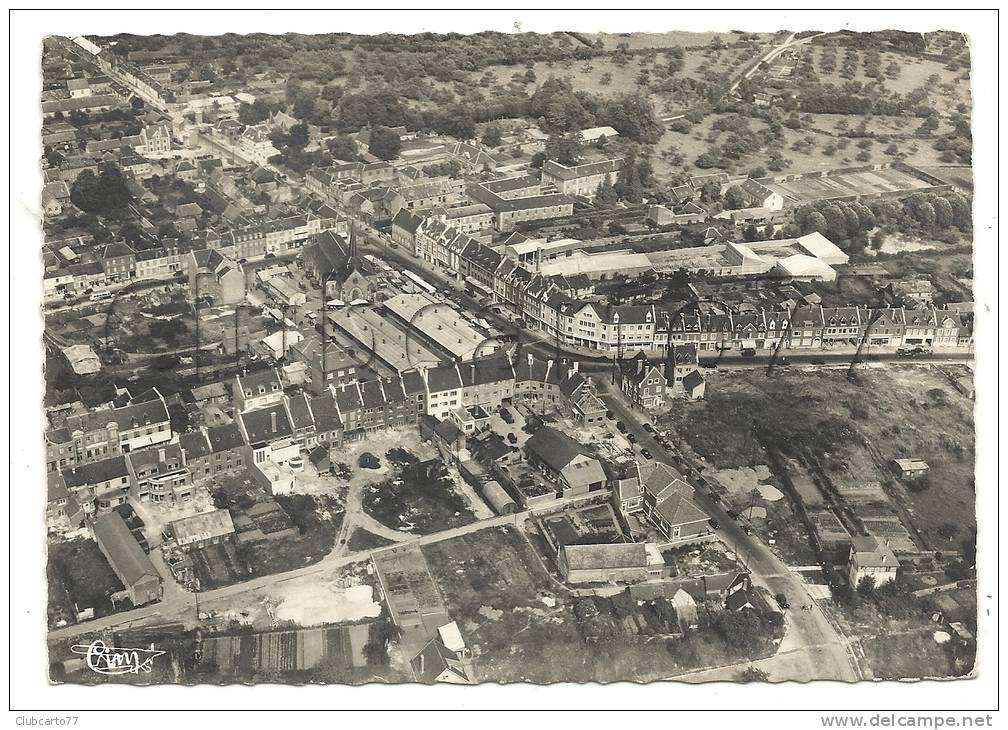 Grandvilliers (60) : Vue Aérienne Génrale Au Niveau Du Quartier De L´église Au Moment De La Reconstruction En 1950. - Grandvilliers