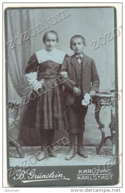 1890-1900 BOY AND GIRL,  B. GRUNSTEIN Karlovac CROATIA HRVATSKA - Studio CDV - Vintage Old Photo Photograph - Anciennes (Av. 1900)