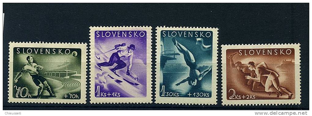 Slovaquie ** N° 108 à 111 -Sports : Foot, Ski, Plongeon, Course à Pied - Unused Stamps