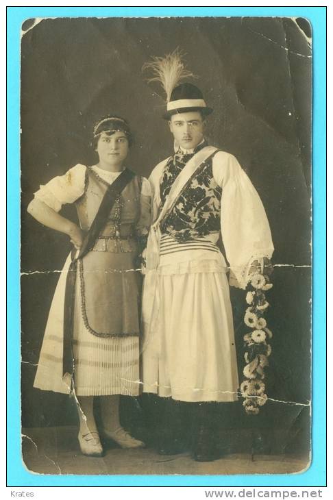 Postcard - National Costume    (8080) - Zonder Classificatie