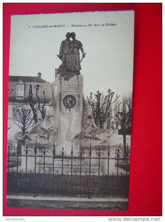 CPA  51 CHALONS SUR MARNE  MONUMENT DES ARTS ET METIERS  NON VOYAGEE  CART EN BON ETAT - Châlons-sur-Marne