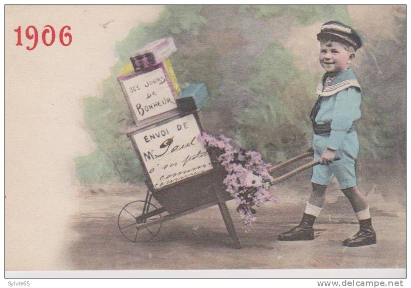 BONNE ANNEE 1906-un Petit Garçon Portant Dans Une Brouette 365 Jours De Bonheur Et Un Bouquet De Fleurs - New Year